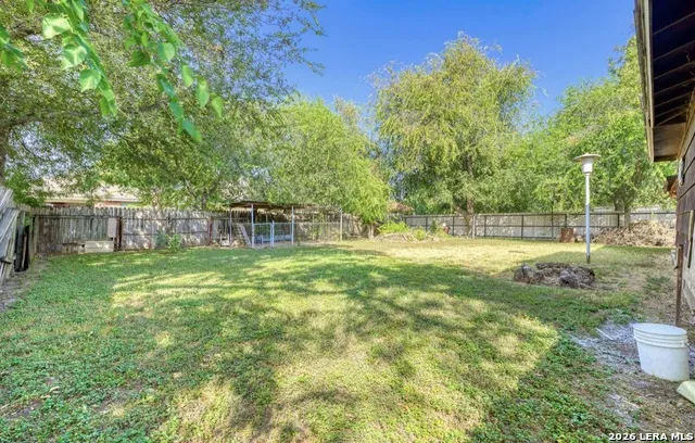 541 4th Uvalde, TX 78801