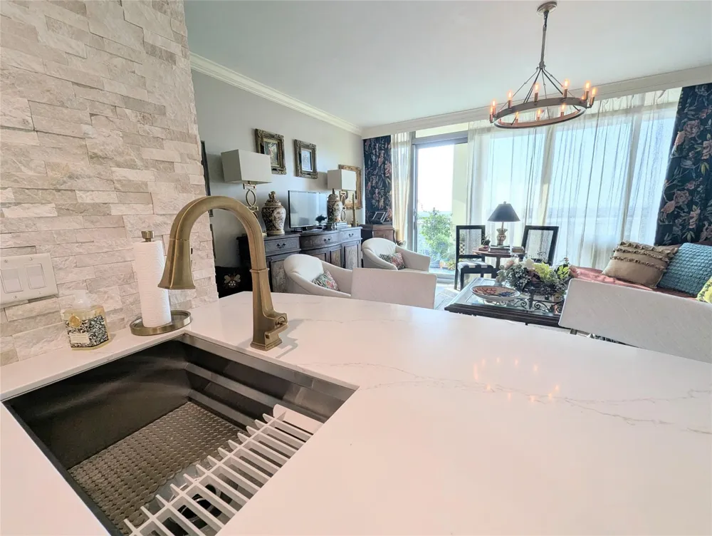 801 E Beach Drive #BC0612 Galveston, TX 77550