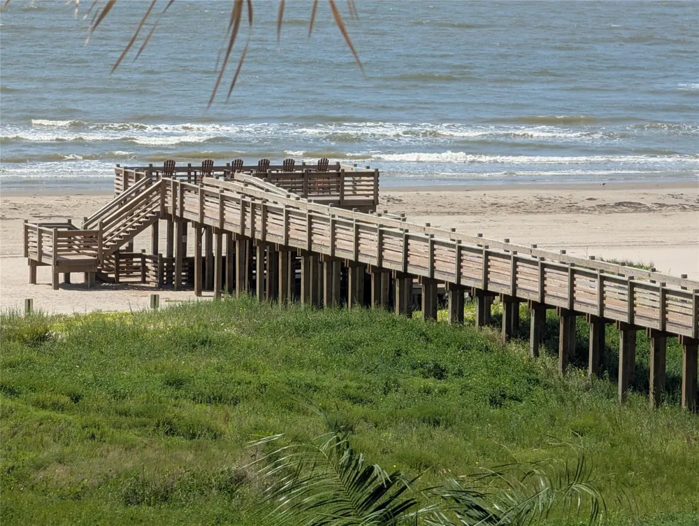 801 E Beach Drive #BC0612 Galveston, TX 77550