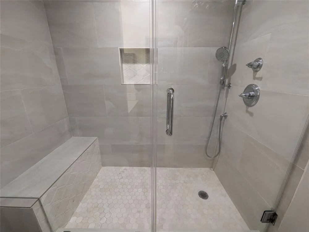 801 E Beach Drive #BC0612 Galveston, TX 77550