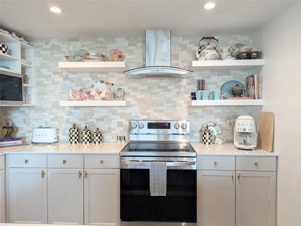 801 E Beach Drive #BC0612 Galveston, TX 77550
