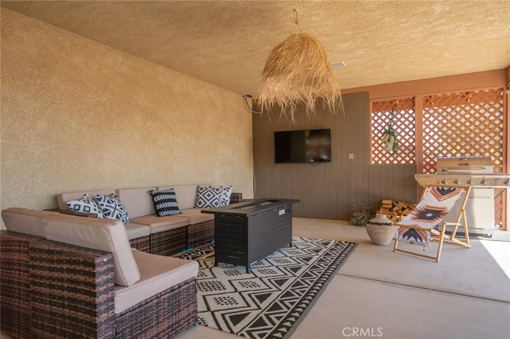 7379 Chippewa Trail Yucca Valley, CA 92284