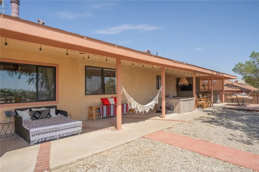 7379 Chippewa Trail Yucca Valley, CA 92284