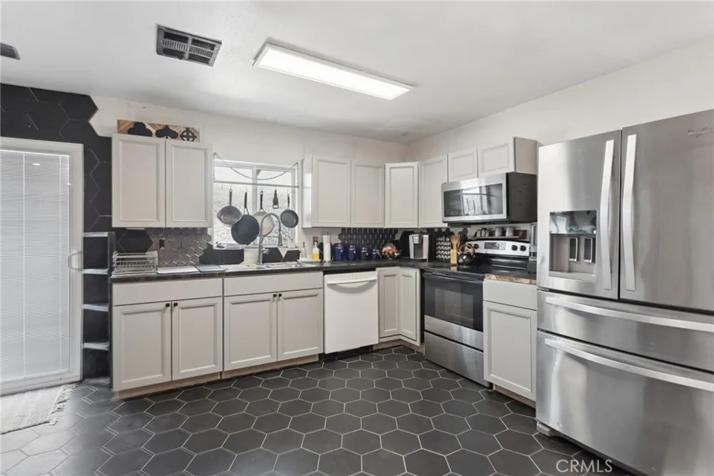 611 Poquita Lane San Miguel, CA 93401