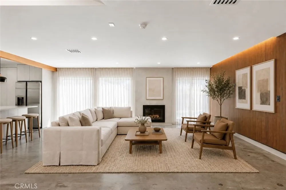 23046 W Saticoy Street West Hills, CA 91304