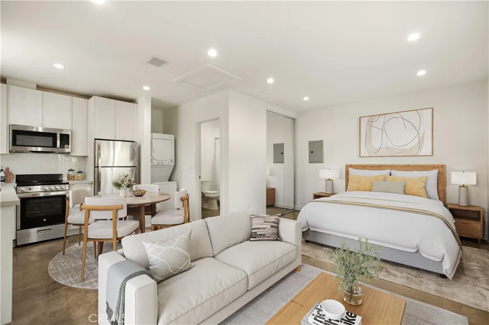 23046 W Saticoy Street West Hills, CA 91304