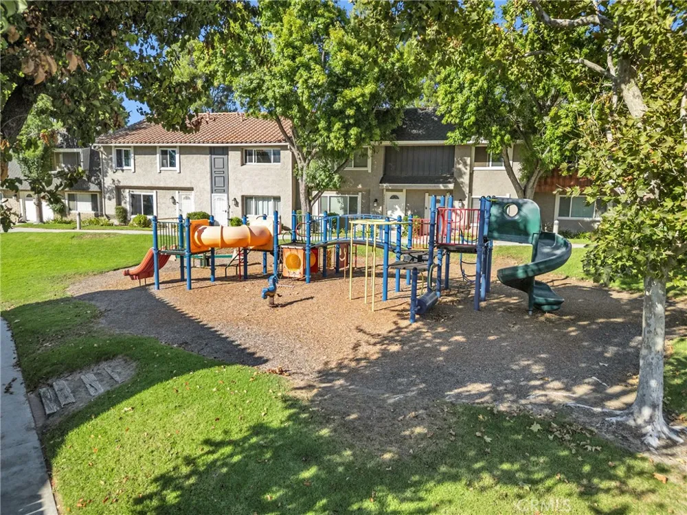 26853 Avenida Terraza Saugus, CA 91350