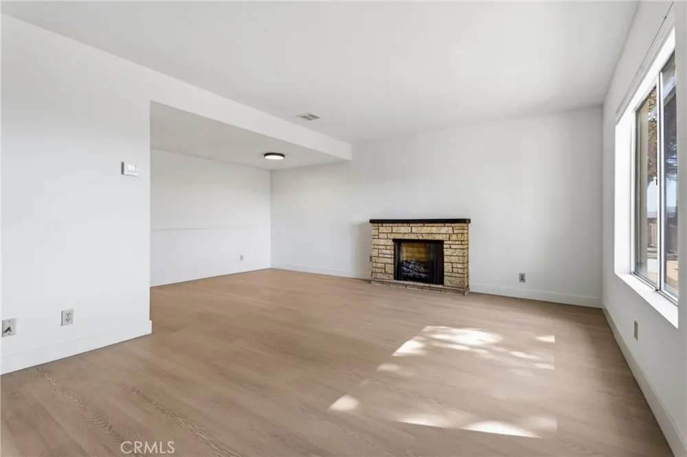 26853 Avenida Terraza Saugus, CA 91350