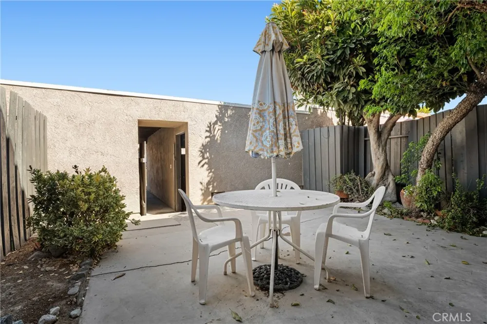 26853 Avenida Terraza Saugus, CA 91350
