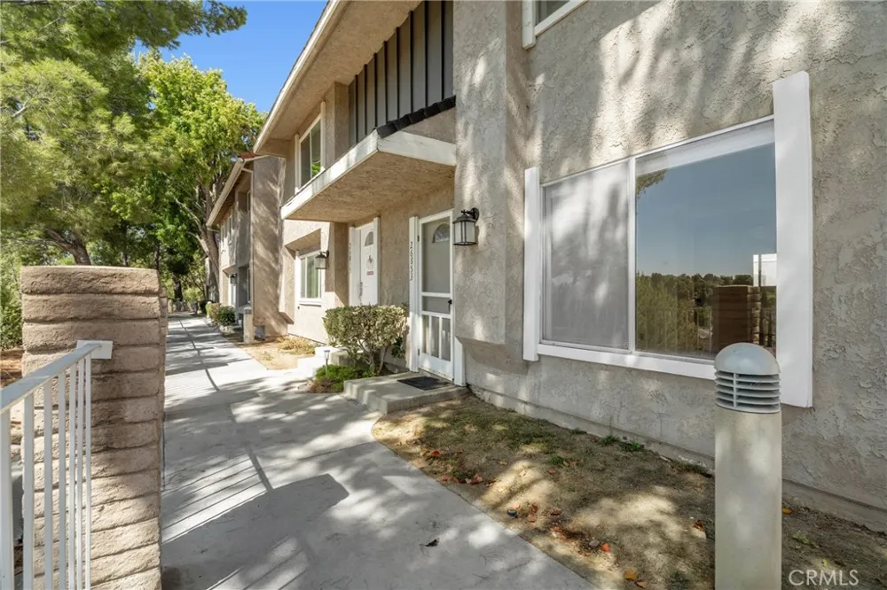 26853 Avenida Terraza Saugus, CA 91350