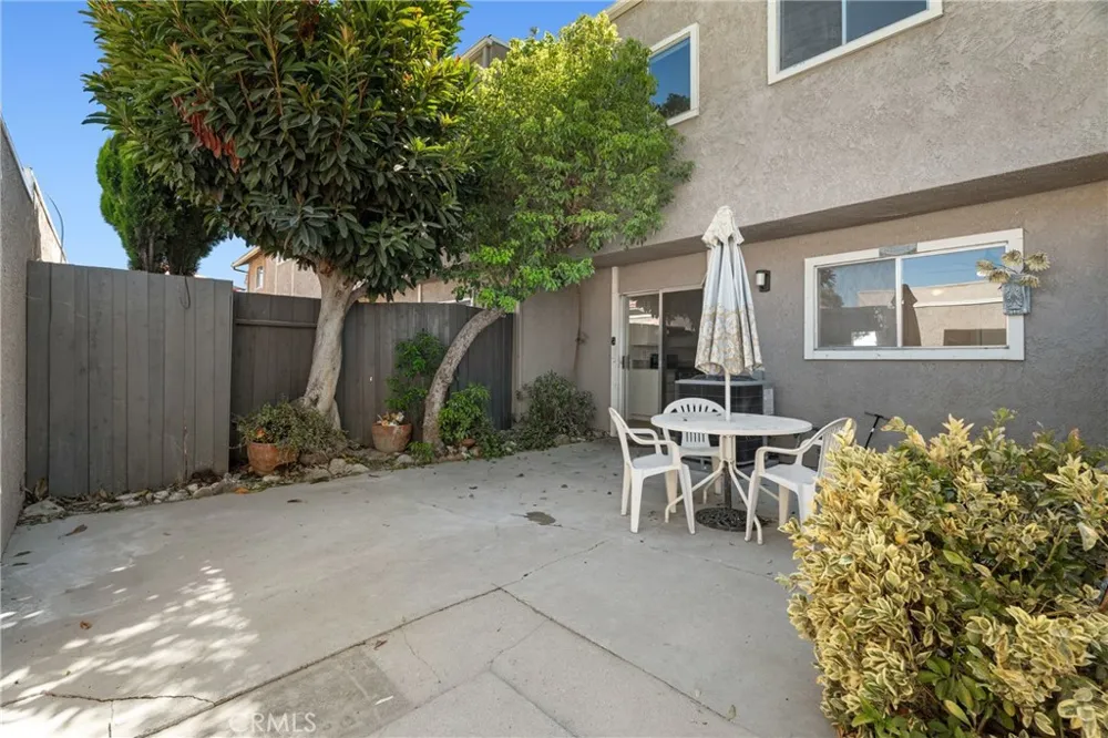 26853 Avenida Terraza Saugus, CA 91350