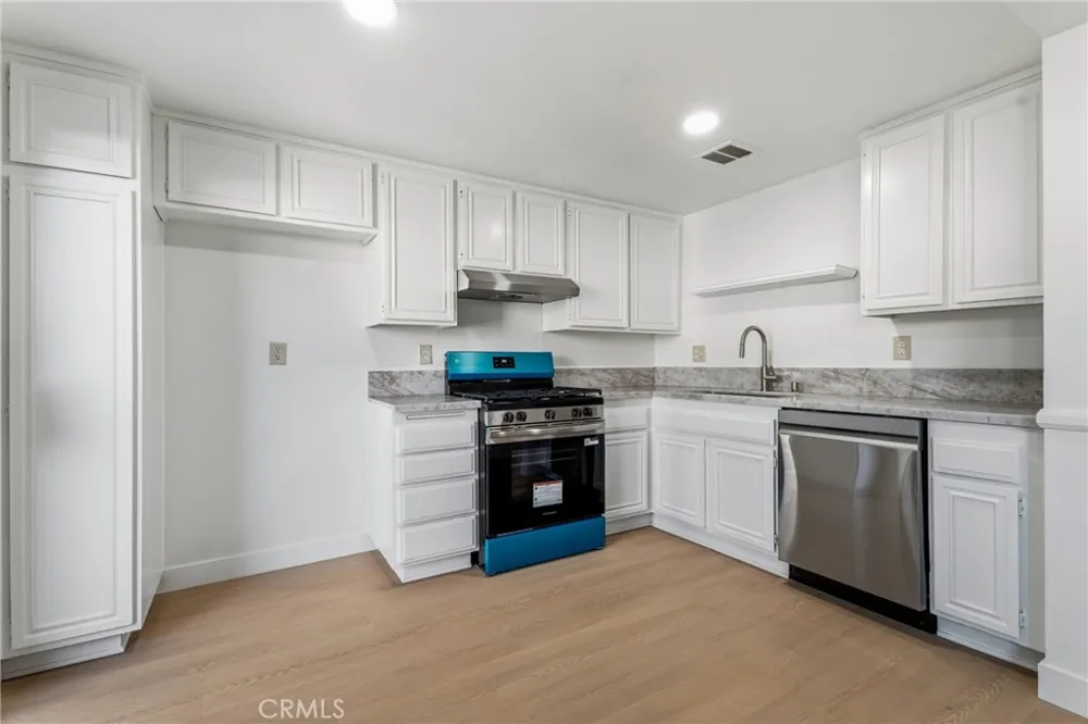 26853 Avenida Terraza Saugus, CA 91350