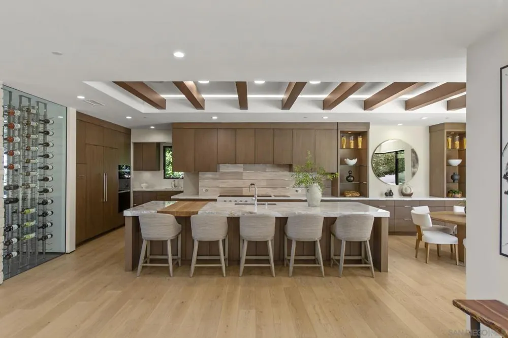6349 Castejon La Jolla, CA 92037
