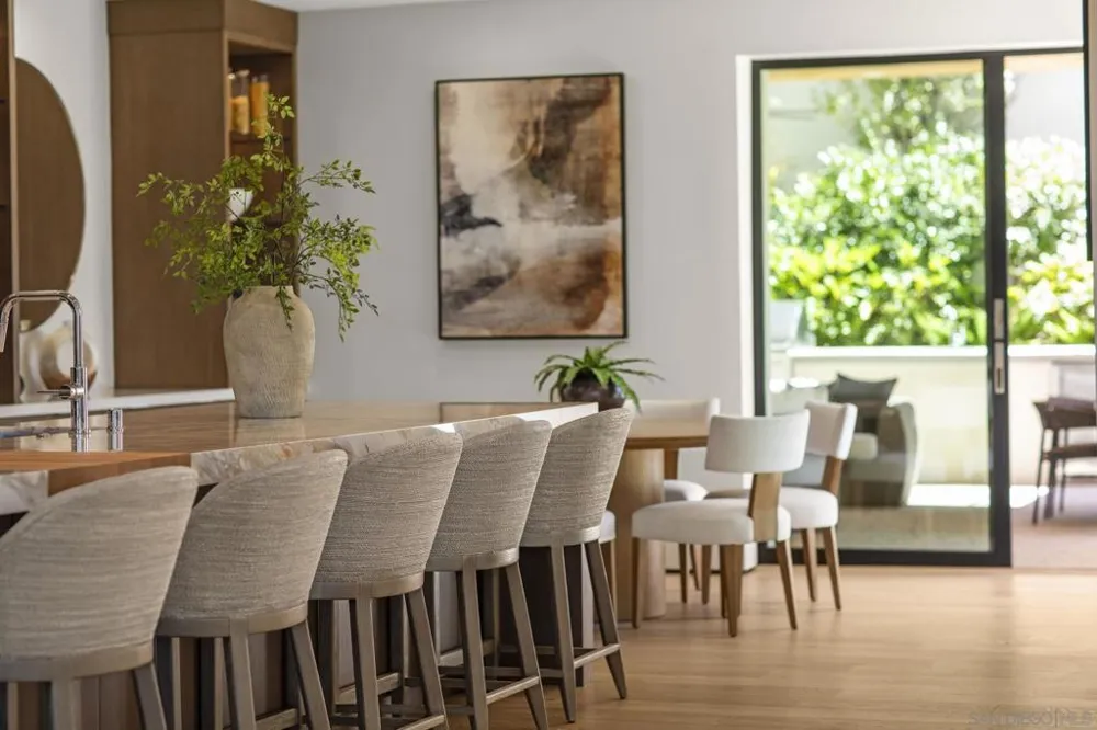 6349 Castejon La Jolla, CA 92037