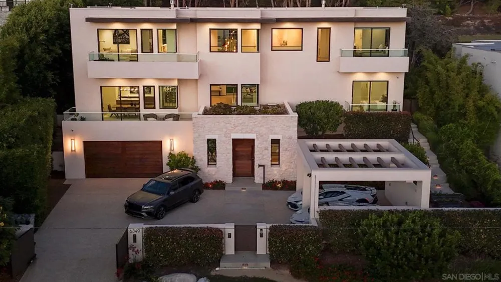 6349 Castejon La Jolla, CA 92037