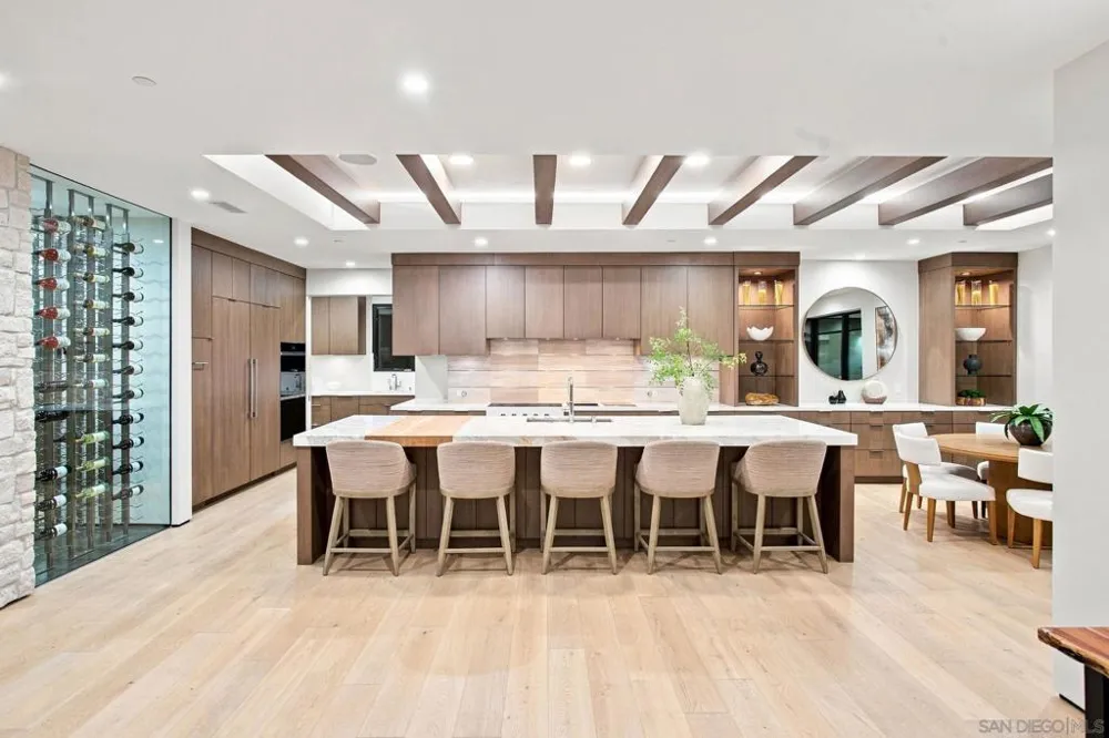 6349 Castejon La Jolla, CA 92037