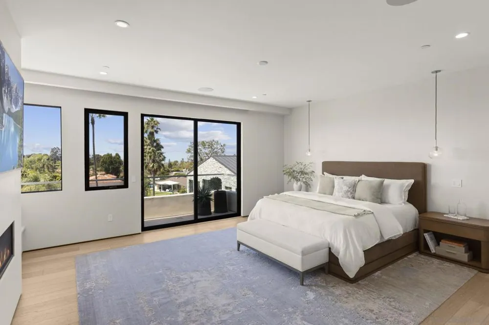 6349 Castejon La Jolla, CA 92037