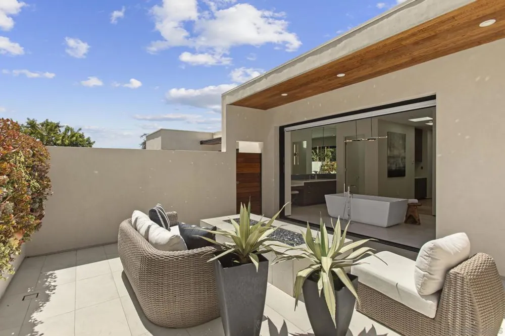 6349 Castejon La Jolla, CA 92037