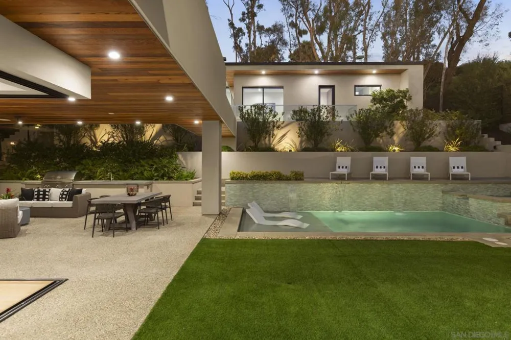 6349 Castejon La Jolla, CA 92037