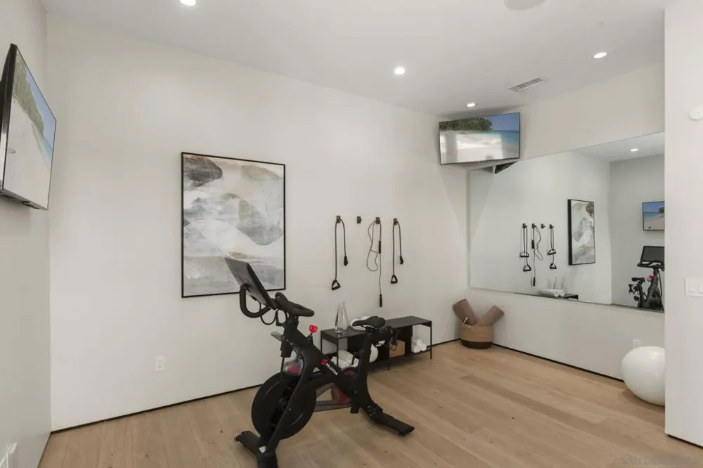 6349 Castejon La Jolla, CA 92037