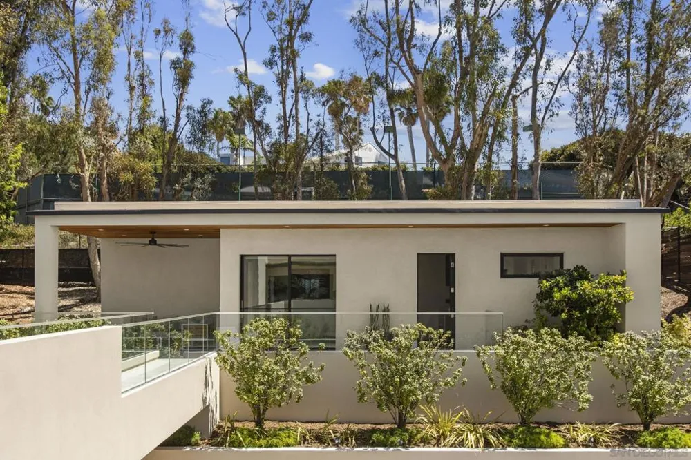 6349 Castejon La Jolla, CA 92037