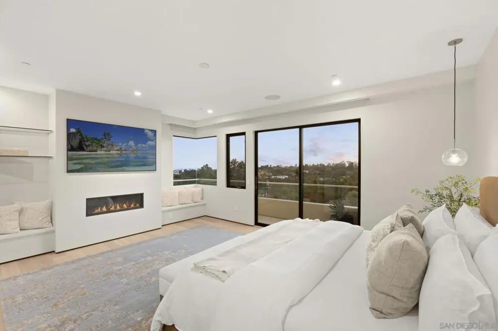 6349 Castejon La Jolla, CA 92037