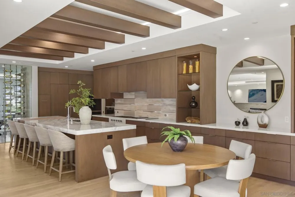 6349 Castejon La Jolla, CA 92037