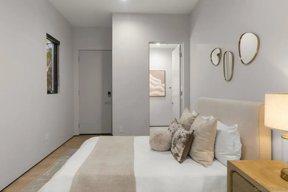 6349 Castejon La Jolla, CA 92037