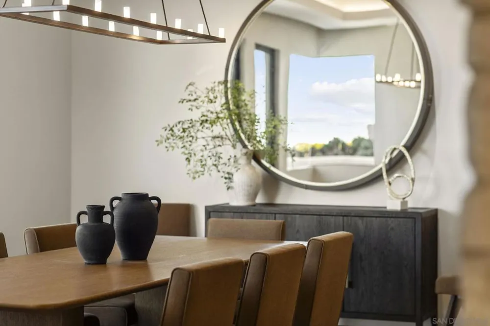 6349 Castejon La Jolla, CA 92037