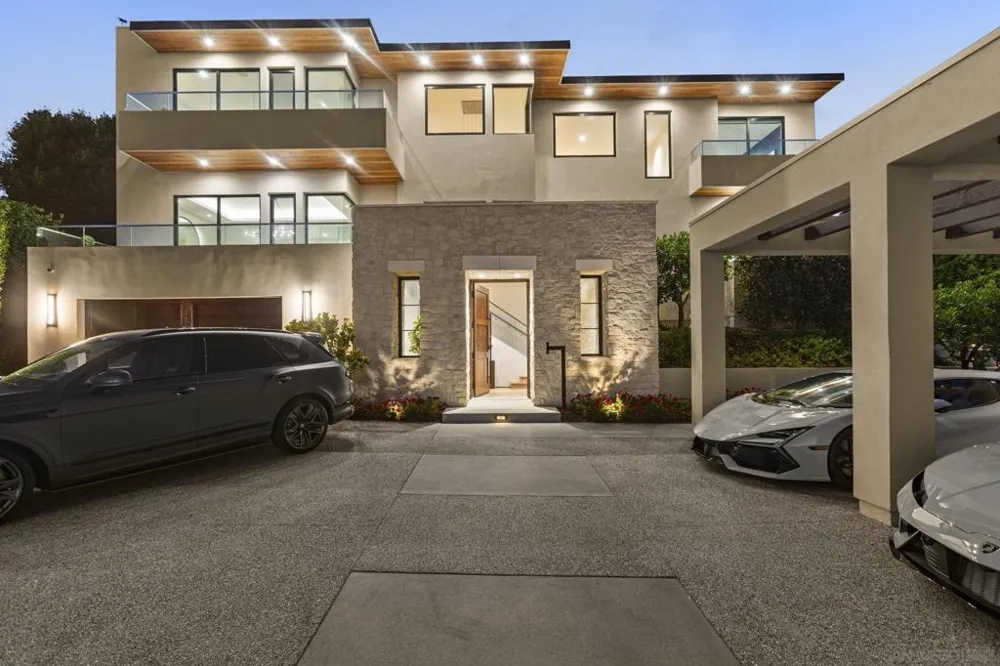 6349 Castejon La Jolla, CA 92037