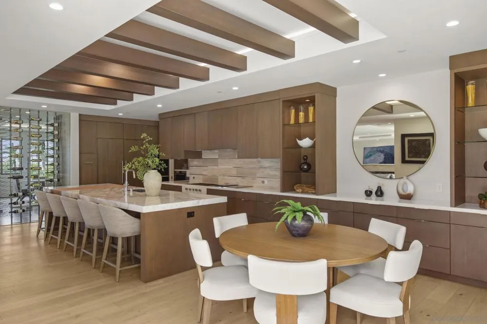 6349 Castejon La Jolla, CA 92037