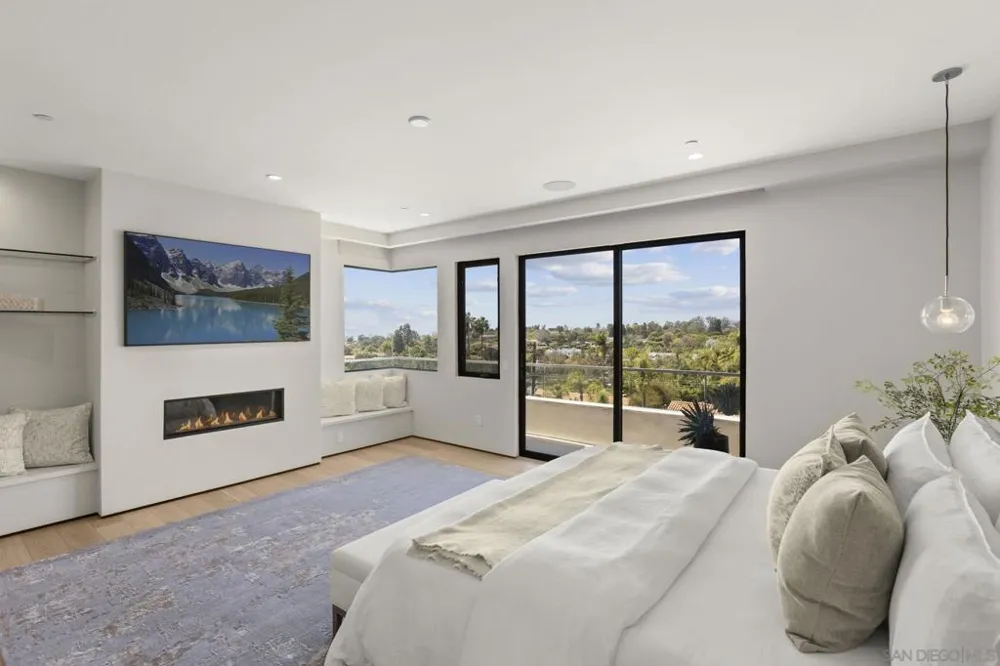 6349 Castejon La Jolla, CA 92037