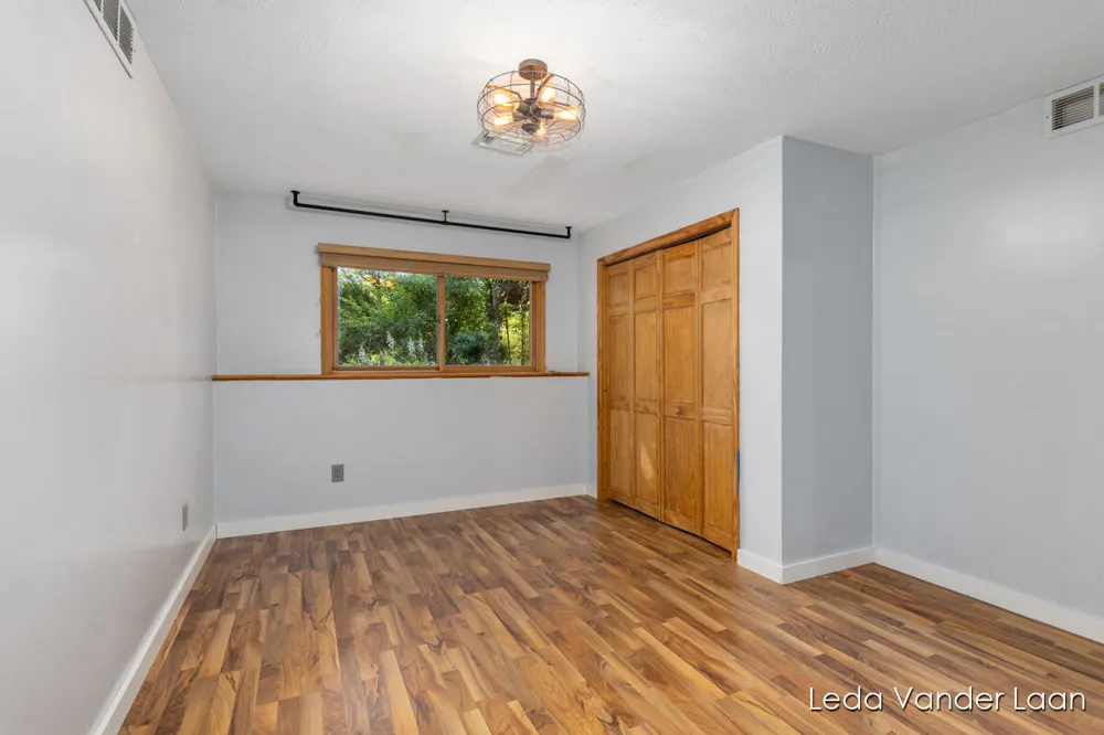 9520 Hidden Bluff Drive NE Rockford, MI 49341