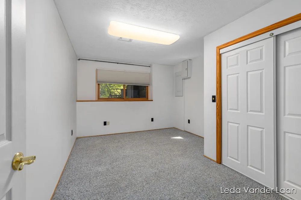 9520 Hidden Bluff Drive NE Rockford, MI 49341