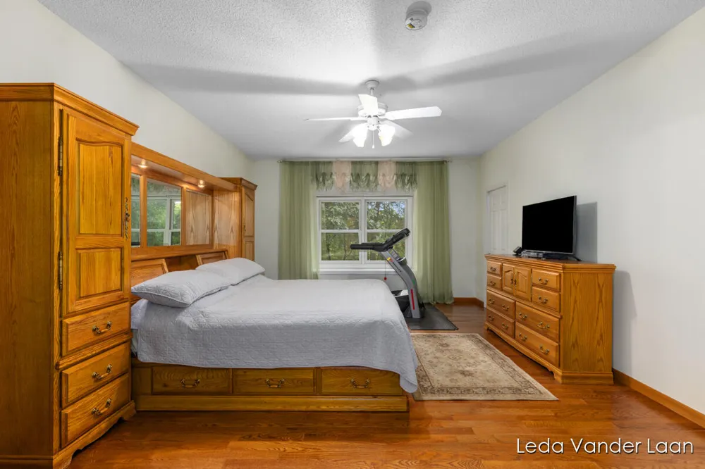 9520 Hidden Bluff Drive NE Rockford, MI 49341