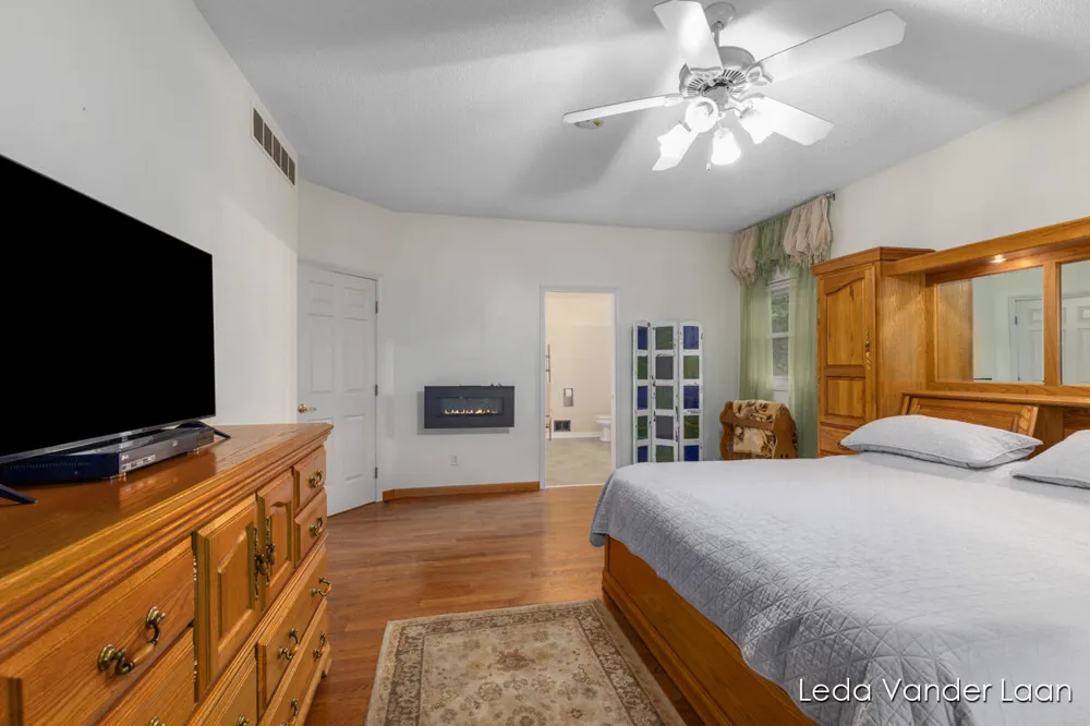 9520 Hidden Bluff Drive NE Rockford, MI 49341