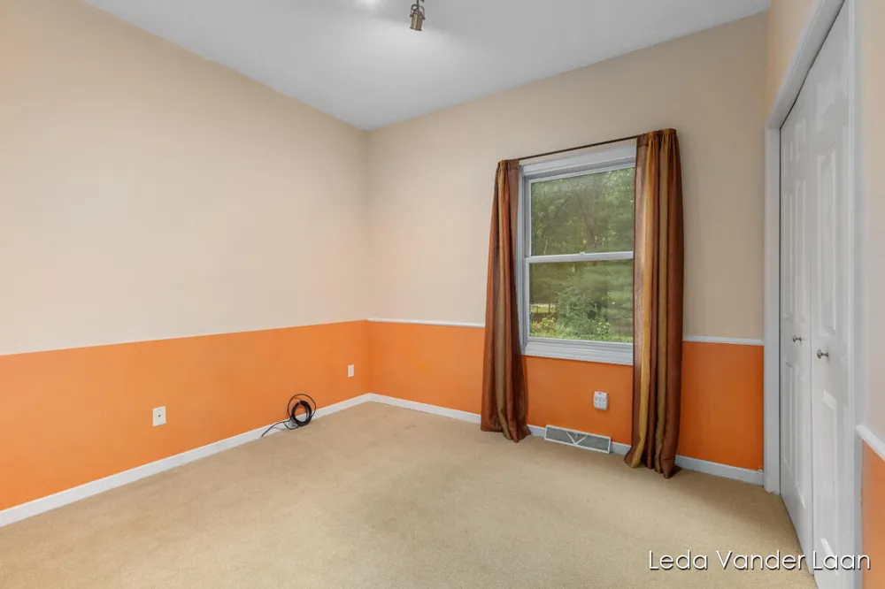 9520 Hidden Bluff Drive NE Rockford, MI 49341