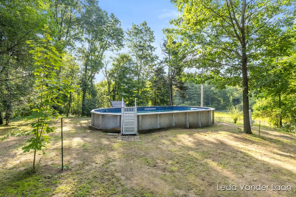 9520 Hidden Bluff Drive NE Rockford, MI 49341