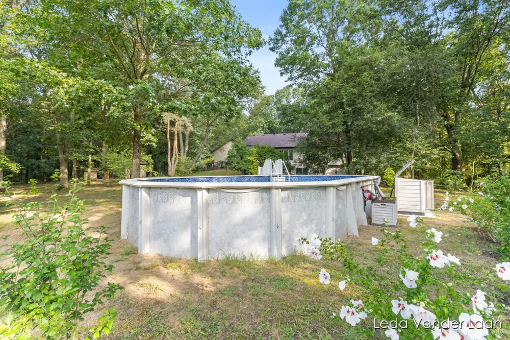 9520 Hidden Bluff Drive NE Rockford, MI 49341