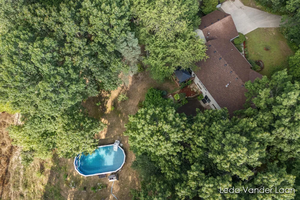 9520 Hidden Bluff Drive NE Rockford, MI 49341