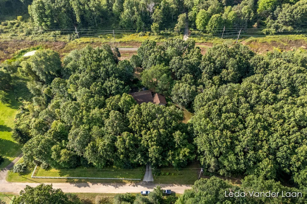 9520 Hidden Bluff Drive NE Rockford, MI 49341