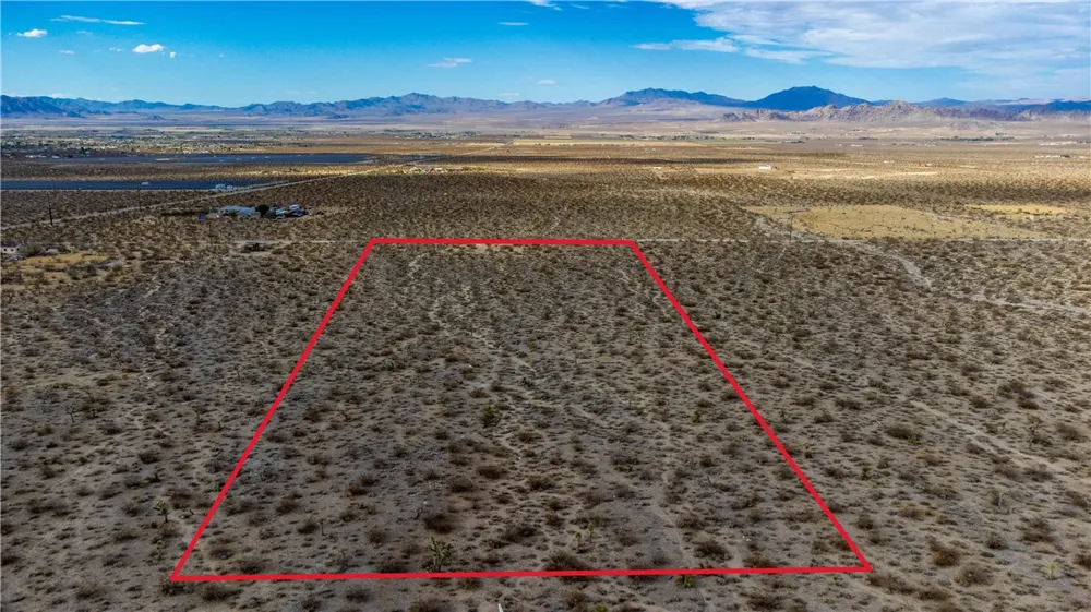 37105 Richard Lucerne Valley, CA 92356