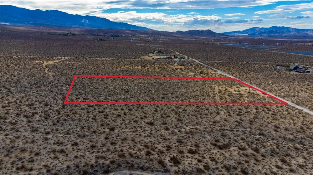 37105 Richard Lucerne Valley, CA 92356