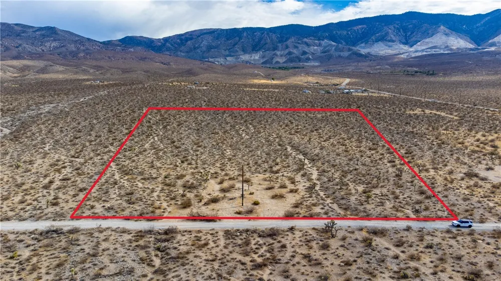 37105 Richard Lucerne Valley, CA 92356