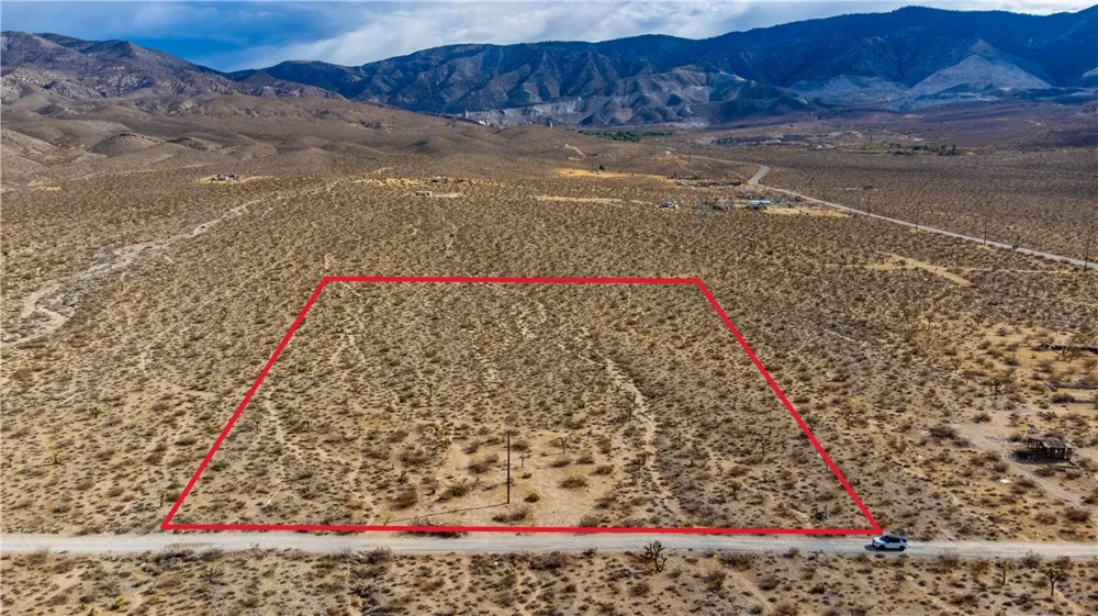 37105 Richard Lucerne Valley, CA 92356