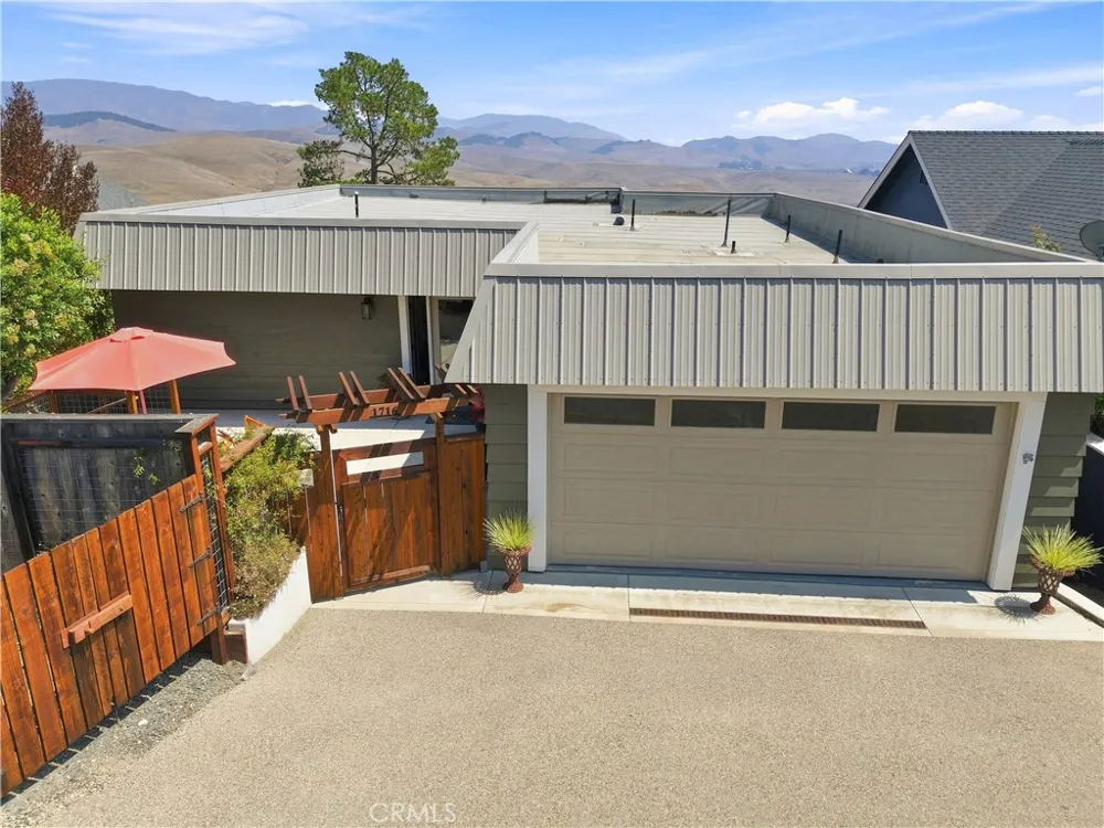 1716 Pineridge Drive Cambria, CA 93428