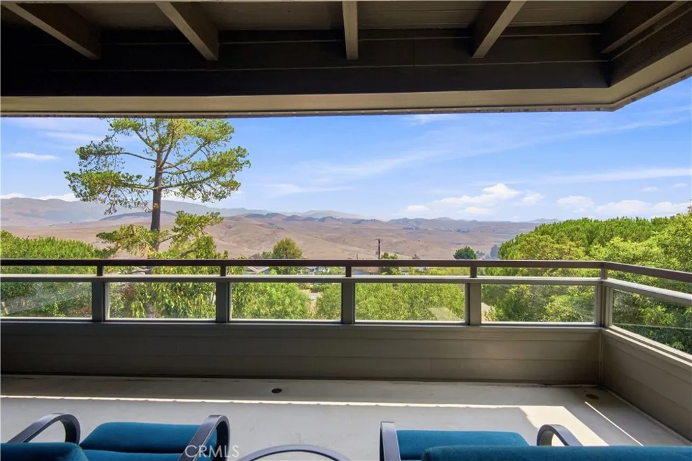 1716 Pineridge Drive Cambria, CA 93428