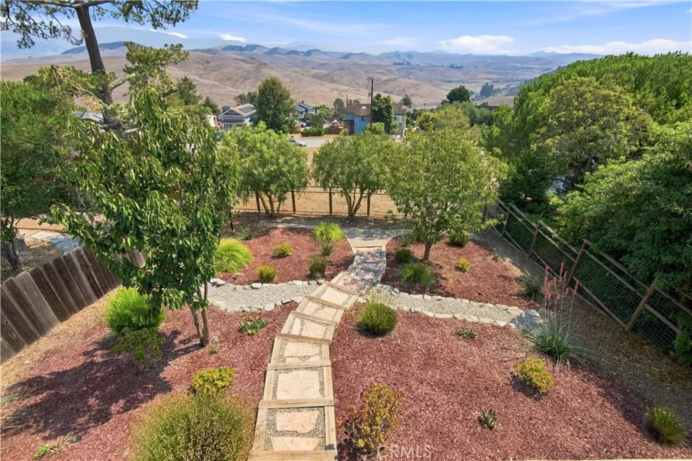 1716 Pineridge Drive Cambria, CA 93428