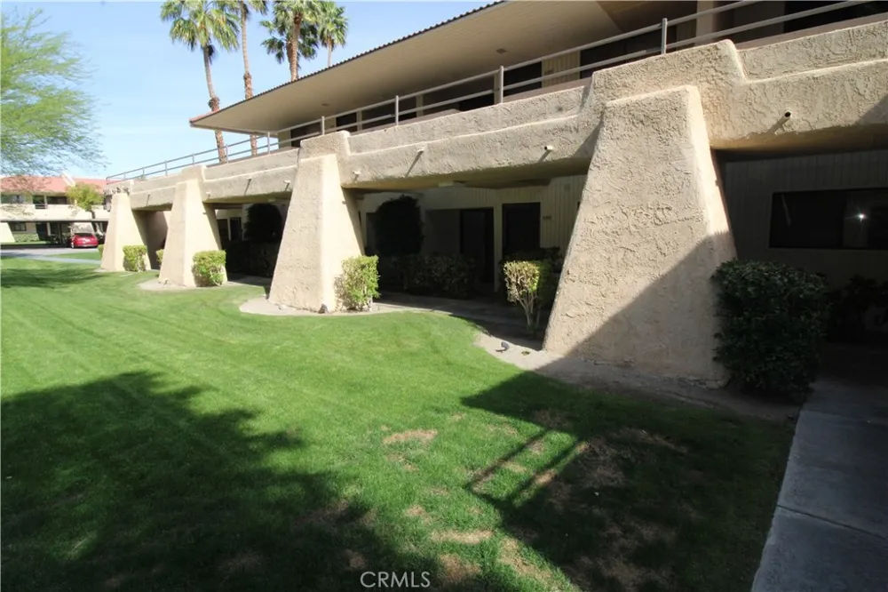 2800 E Los Felices Circle #113 Palm Springs, CA 92262