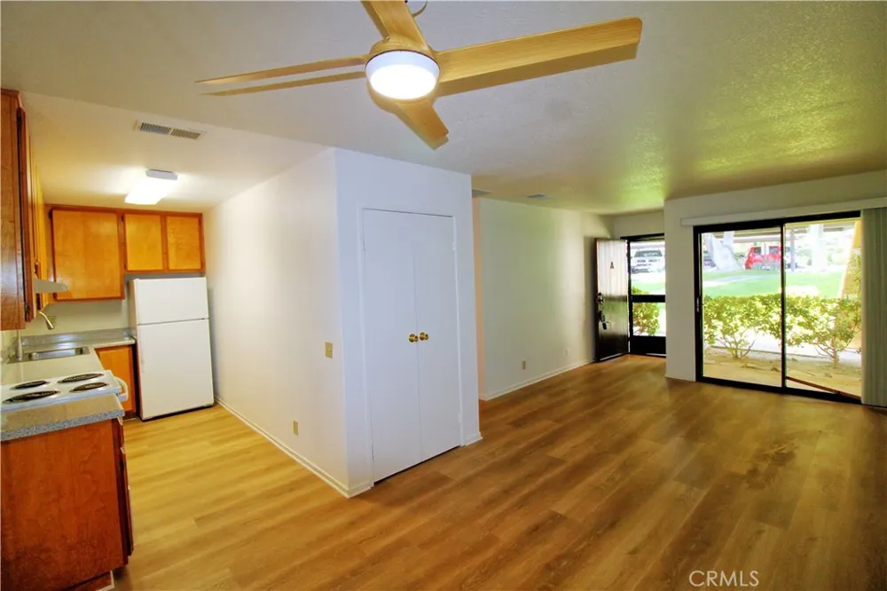 2800 E Los Felices Circle #113 Palm Springs, CA 92262